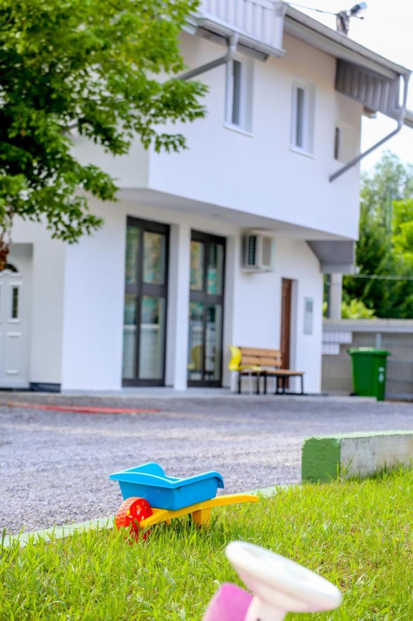 Apartments River Una 5 Бихач Экстерьер фото